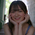 ヤバい！秋山美杏のピュアネスが溢れ出す窓辺の奇跡！